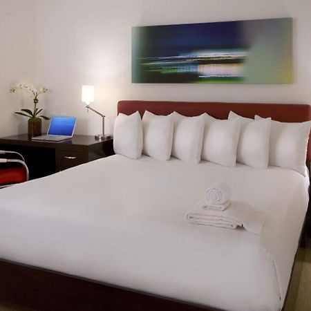 Pacific Inn Eco Central Gurgáon Kültér fotó